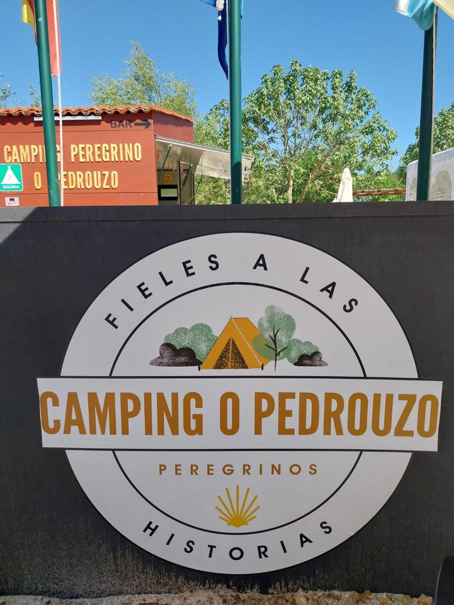 Hotel Kampaoh O Pedrouzo Esterno foto